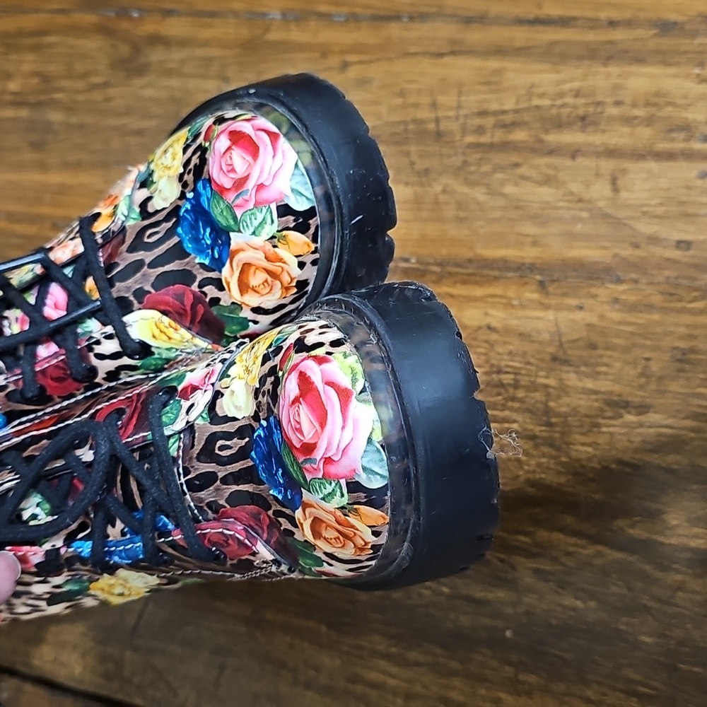 Girl's Betsey Johnson Floral Combat Boots - Picture 5 of 10